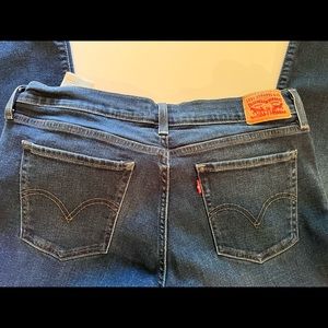 Levi’s women’s 414 classic straight leg